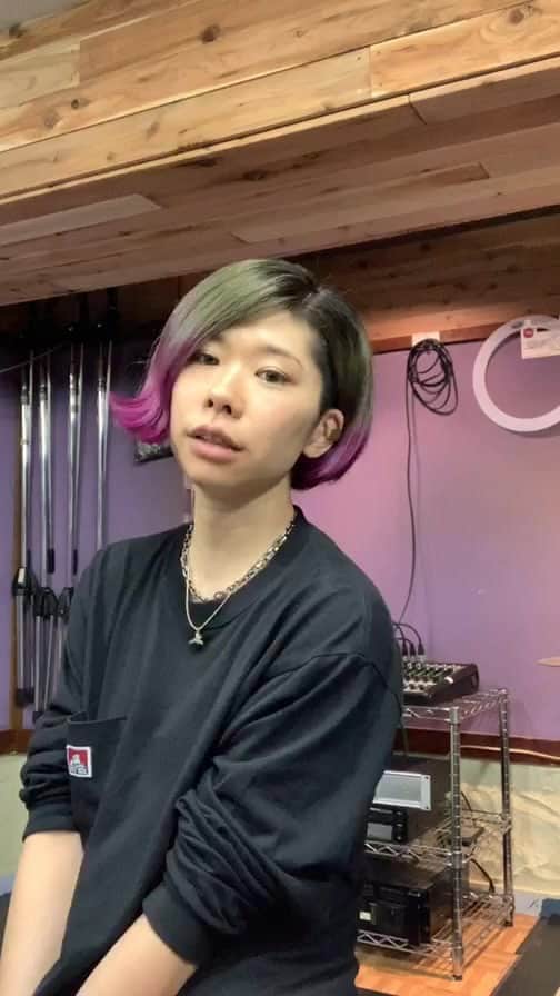 ichigoのインスタグラム：「なんとなく 1人でスタジオにいるのが つまんなかったので みんなに練習付き合ってもらった」