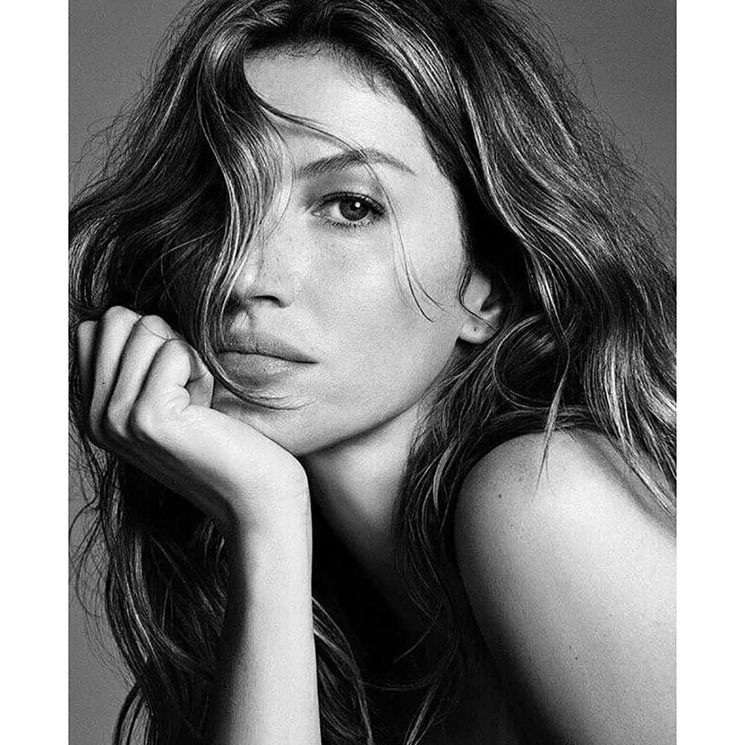 ルイージ&イアンゴさんのインスタグラム写真 - (ルイージ&イアンゴInstagram)「Happy Birthday to our very Special Love ❤️ @gisele ❤️ your energy, your passion, your humanity are incomparable. Everything you touch is transformed in true, pure and beautiful energies. Love you to the moon and back ♥️」7月20日 16時55分 - luigiandiango