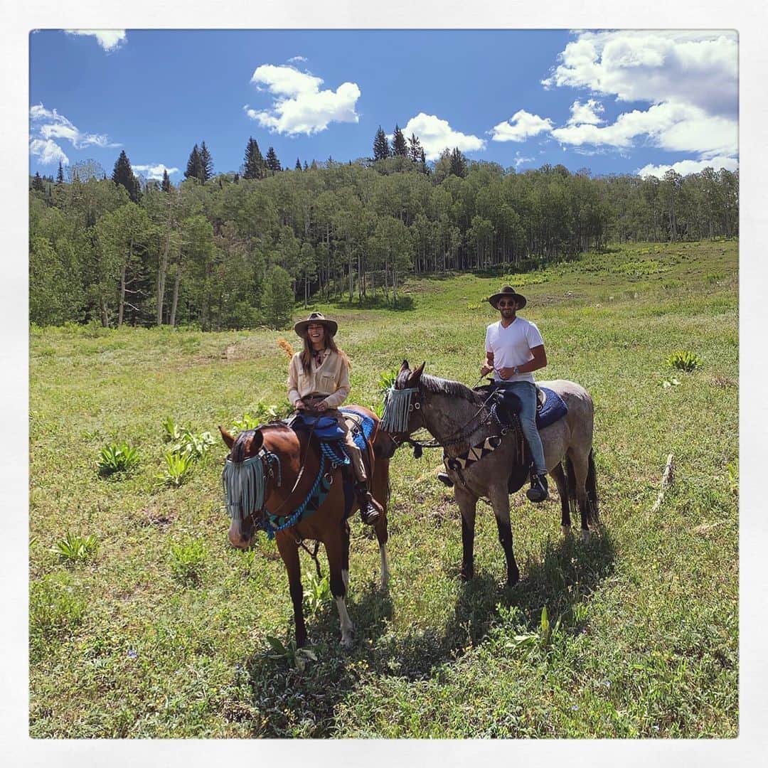 Lana Zakocelaさんのインスタグラム写真 - (Lana ZakocelaInstagram)「Had such an incredible pre birthday trip with my man in the most untouched places in US in Colorado . I guess I have to thank the current world situation with the virus.  I always used to travel further and further search for other things and places but never really looked what’s right in front of us. So thankful for the present moment and where I am at!」7月21日 3時48分 - lanazakocela