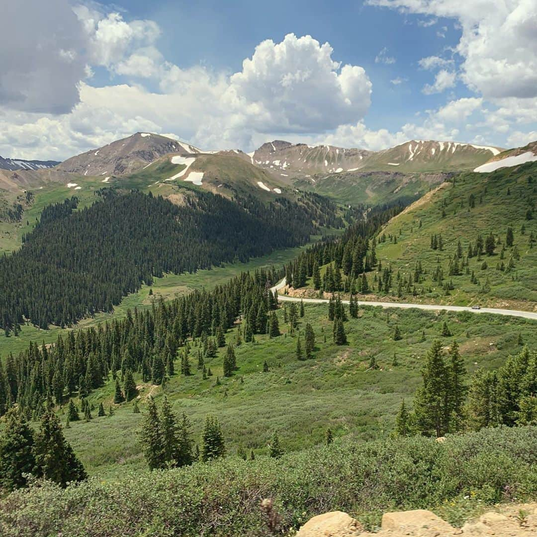 Lana Zakocelaさんのインスタグラム写真 - (Lana ZakocelaInstagram)「Had such an incredible pre birthday trip with my man in the most untouched places in US in Colorado . I guess I have to thank the current world situation with the virus.  I always used to travel further and further search for other things and places but never really looked what’s right in front of us. So thankful for the present moment and where I am at!」7月21日 3時48分 - lanazakocela