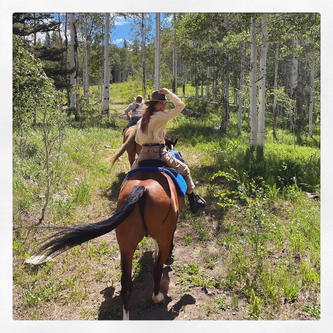 Lana Zakocelaさんのインスタグラム写真 - (Lana ZakocelaInstagram)「Had such an incredible pre birthday trip with my man in the most untouched places in US in Colorado . I guess I have to thank the current world situation with the virus.  I always used to travel further and further search for other things and places but never really looked what’s right in front of us. So thankful for the present moment and where I am at!」7月21日 3時48分 - lanazakocela