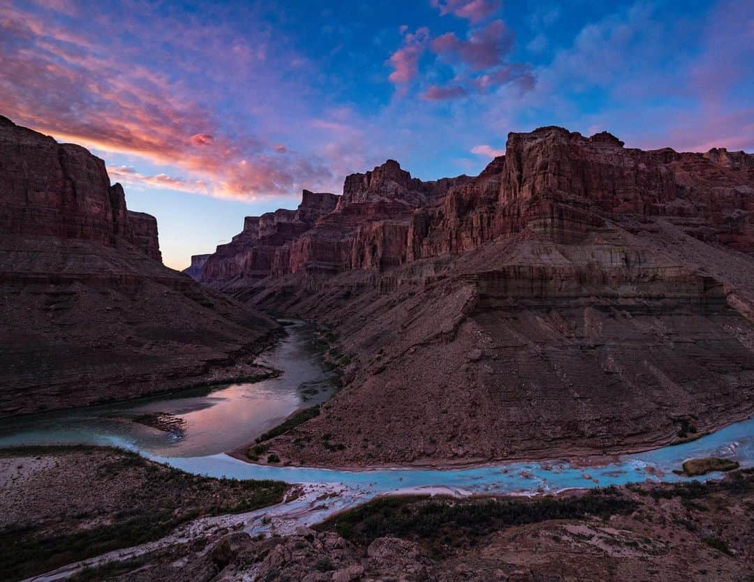 thephotosocietyさんのインスタグラム写真 - (thephotosocietyInstagram)「Fundraiser for Native Communities Covid Relief —FLASH PRINT SALE — The spread of COVID-19 has ravaged many of the tribal communities across the #Colorado Plateau. Due to limited running water and rural distribution networks for PPE, the Navajo Nation has experienced some of the highest infection rates per capita in the U.S., and the neighboring tribal communities of Hopi, Zuni and Havasupai are facing similar challenges.   The Photo Society members @pedromcbride and @renan_ozturk have been very fortunate to have worked for years throughout these communities and the surrounding region. Their amazing landscapes include sections of the Grand Canyon, Bears Ears, Painted Desert and much more. This print sale fundraiser is a way to help these communities combat the pandemic, as many there are losing friends and family members.    ALL PROFITS from these 11x8.5 prints, curated by longtime @NatGeo photo editor and producer @sadiequarrier, will be split equally among five native organizations working on the frontlines. All proceeds raised will be matched by generous donors, so please consider supporting these communities and get a signed fine art print or painting of the American Southwest for your home, as well. All prints are $100. Follow the link in our bio.   Photos 1-3 by #PeteMcBride: 1. Monument Valley 2. The Confluence 3. Synella Shadow; 4-6 by #RenanOzturk 4. Windows Rainbows 5. Delicate Arch 6. Arches Storm」7月21日 2時23分 - thephotosociety