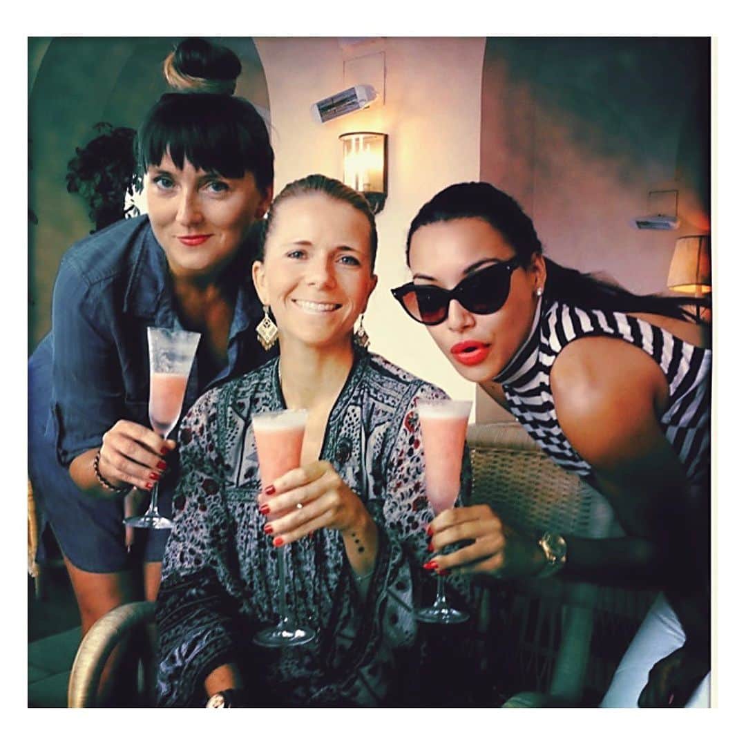 JO BAKERさんのインスタグラム写真 - (JO BAKERInstagram)「N A Y A • R I V E R A 💔 Remembering the good times....  I realized upon reflection - I have shared more champagne clinks with #nayarivera than anyone else ever.  Thank you for making it fun and fabulous @nayarivera  #🥂 #neveradullmoment  #🤍 #restinpeace #peanut」7月21日 2時42分 - missjobaker