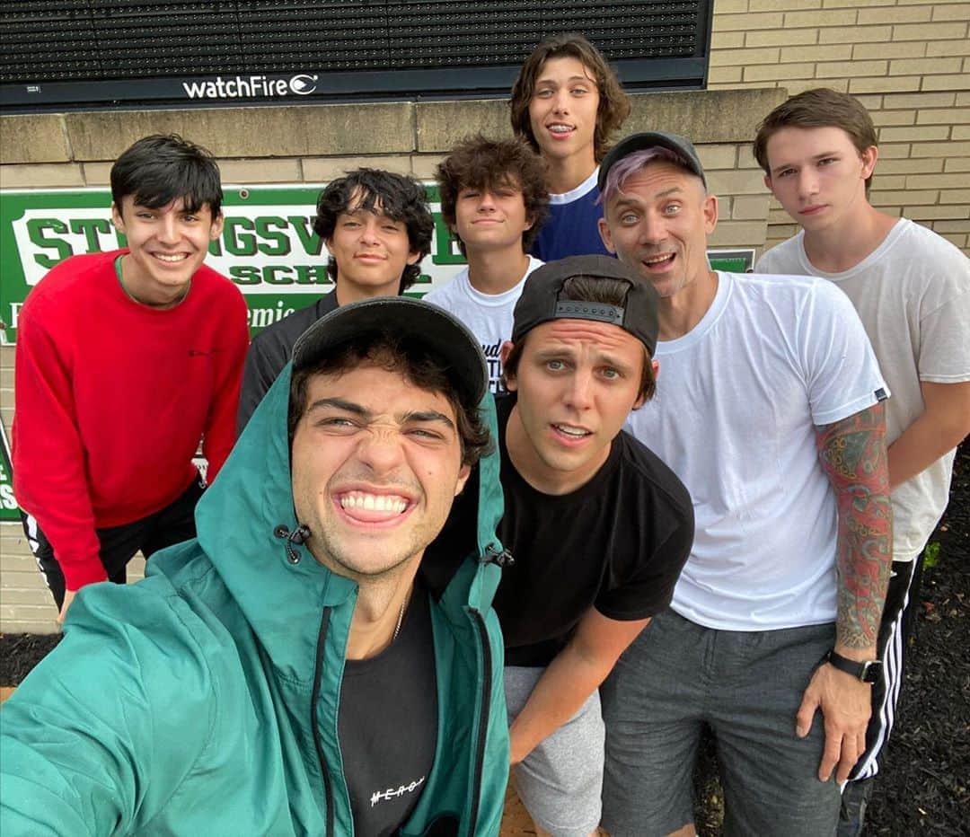 ノア・センティネオのインスタグラム：「Newest sophomores at Strongsville High School」