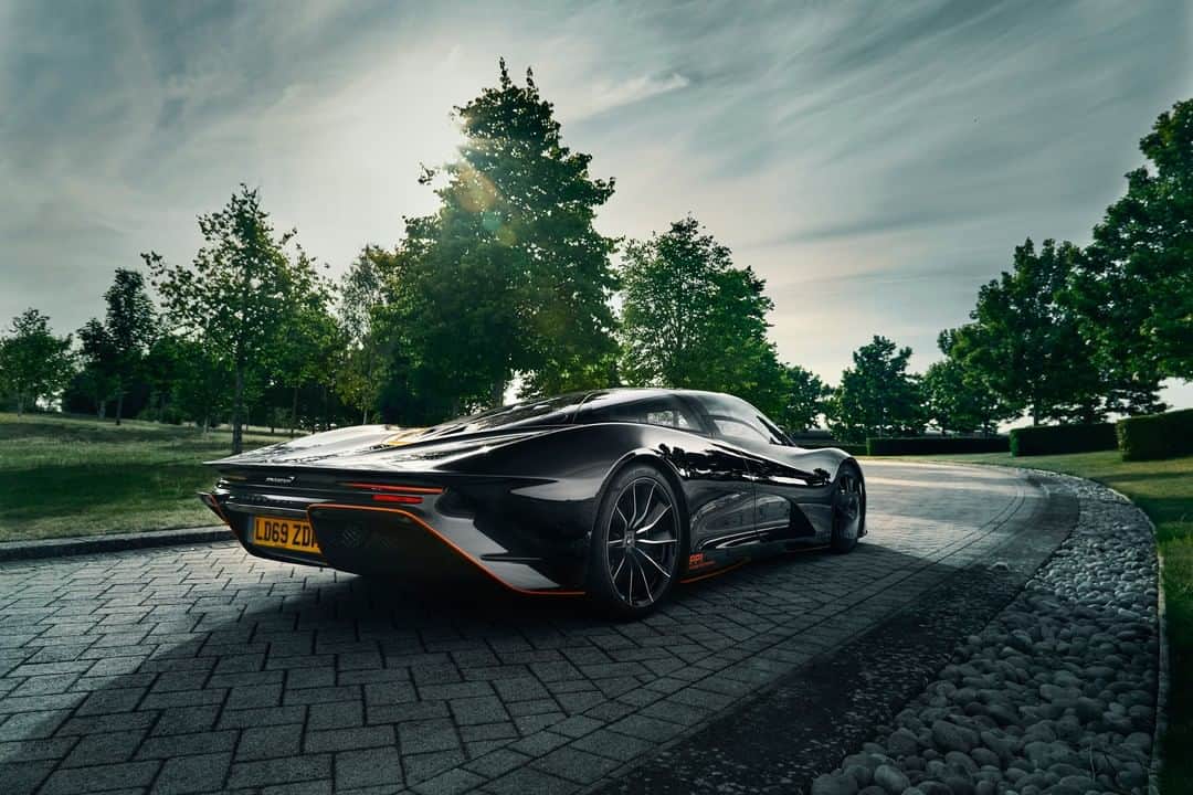 McLaren Automotiveさんのインスタグラム写真 - (McLaren AutomotiveInstagram)「The McLaren Speedtail is unlike anything else in the automotive world.   Purity of form. This was part of the single-minded design brief for the Speedtail. And an objective that has been brought to life… with jaw-dropping results. But every line, every curve is there for a reason. To reduce drag.」7月20日 18時58分 - mclarenauto