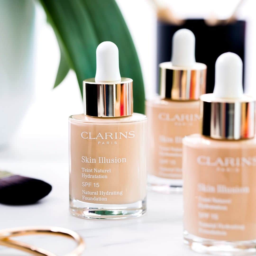 ClarinsUKさんのインスタグラム写真 - (ClarinsUKInstagram)「Looking for a natural-looking foundation that doesn't mask your skin? ✨  Skin Illusion is a hydrating foundation that gives immediate freshness and a beautiful glow for a barely-there finish.  BONUS - it contains SPF15 to protect the skin from harmful rays 💛  #SkinIllusion #Clarins #ClarinsMakeUp #Foundation」7月20日 19時01分 - clarinsuk