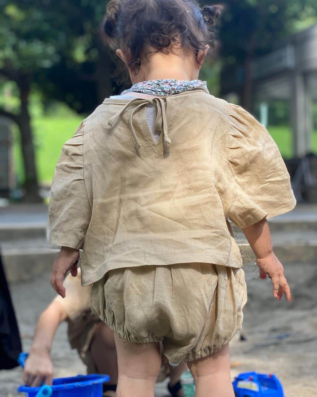 尾崎紗代子さんのインスタグラム写真 - (尾崎紗代子Instagram)「1〜2枚目はいつだかの写真。 茜、だいぶお腹が大きくなってきたね〜😎 相変わらずこの2人と仲良くやってます。 . 3〜6枚目は茜親子と公園待ち合わせして遊んだ時の。 育児はママも子供達も友達がいると一段と楽しいですな。 .  #momlife #mommylife #mommy  #ママリ #育児 #男の子ママ #女の子ママ　#ママライフ  #3歳 #1歳  #二人育児 #motherof2 #motherhood  #baby #kidsgram_tokyo #babyphotography #babyphoto #コドモノ #ベビフル #mamanoko」7月20日 19時29分 - osayo_osayo