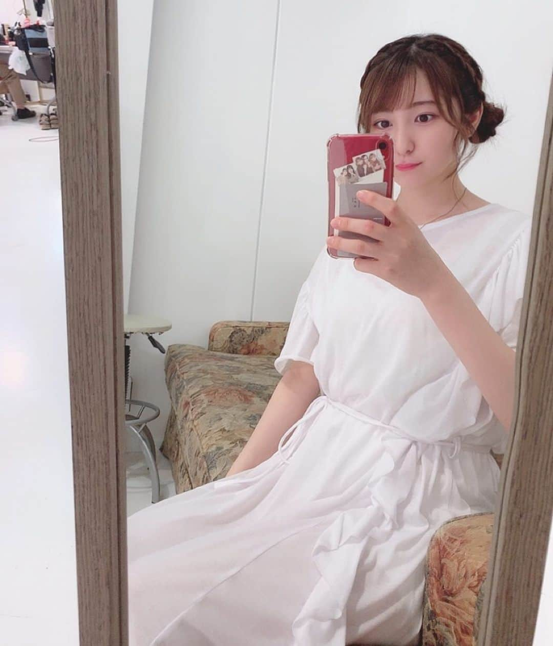 木村美咲のインスタグラム：「夏は白ワンピースだよね〜🐟」