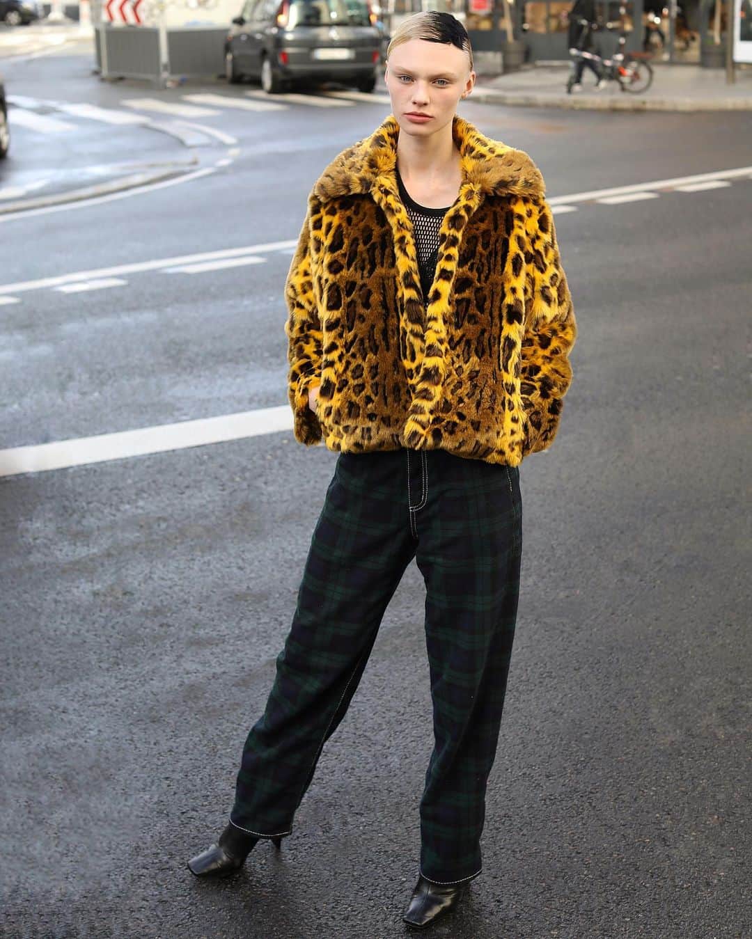 Lee Oliveiraのインスタグラム：「27th February 2020 Rue de Lyon, Paris @vilmasj  . . . . . #paris #streetphotography #modeloffduty #mode #style #streetstyle #fashion #modeloffduty」