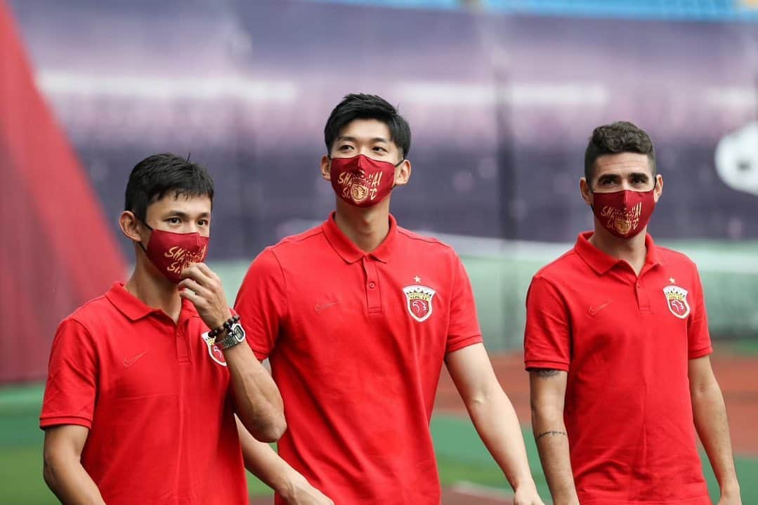 オスカルさんのインスタグラム写真 - (オスカルInstagram)「Chegamos em Suzhou 🙏🏻 #cfasuperleague  #O8 ⚽️🔴」7月20日 20時11分 - oscar_emboaba