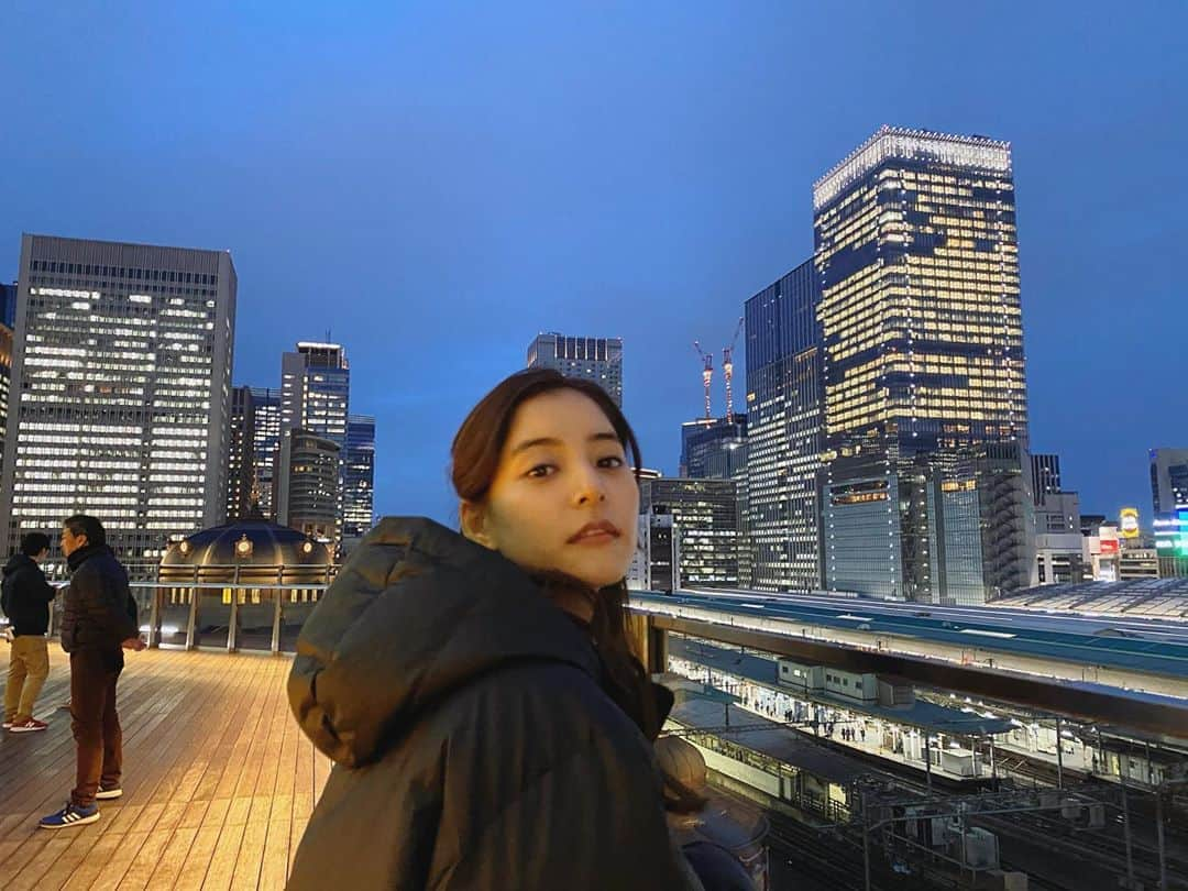 新木優子さんのインスタグラム写真 - (新木優子Instagram)「いよいよ『SUITS／スーツ2』の放送が再開となります！ 本日7/20(月)21:00からは1・2話合体特別版が放送されます！ なんと、シーズン2の重要シーンが特別先行公開されます😳‼︎  1・2話を観た方もまだ観てない方も ぜひご覧ください！」7月20日 20時36分 - yuuuuukko_