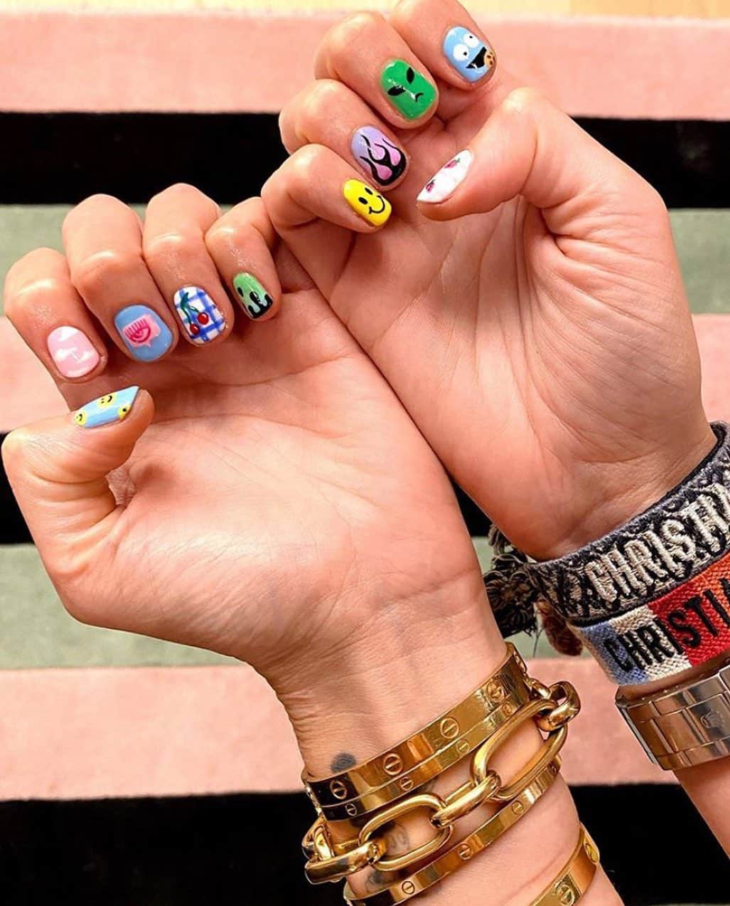 Blonde Saladさんのインスタグラム写真 - (Blonde SaladInstagram)「“ABOUT ME” Super nail inspo by our muse @chiaraferragni 🍒🌩🔥 #theblondesalad #beauty #nails #manicure #nailinspo」7月20日 20時47分 - theblondesalad