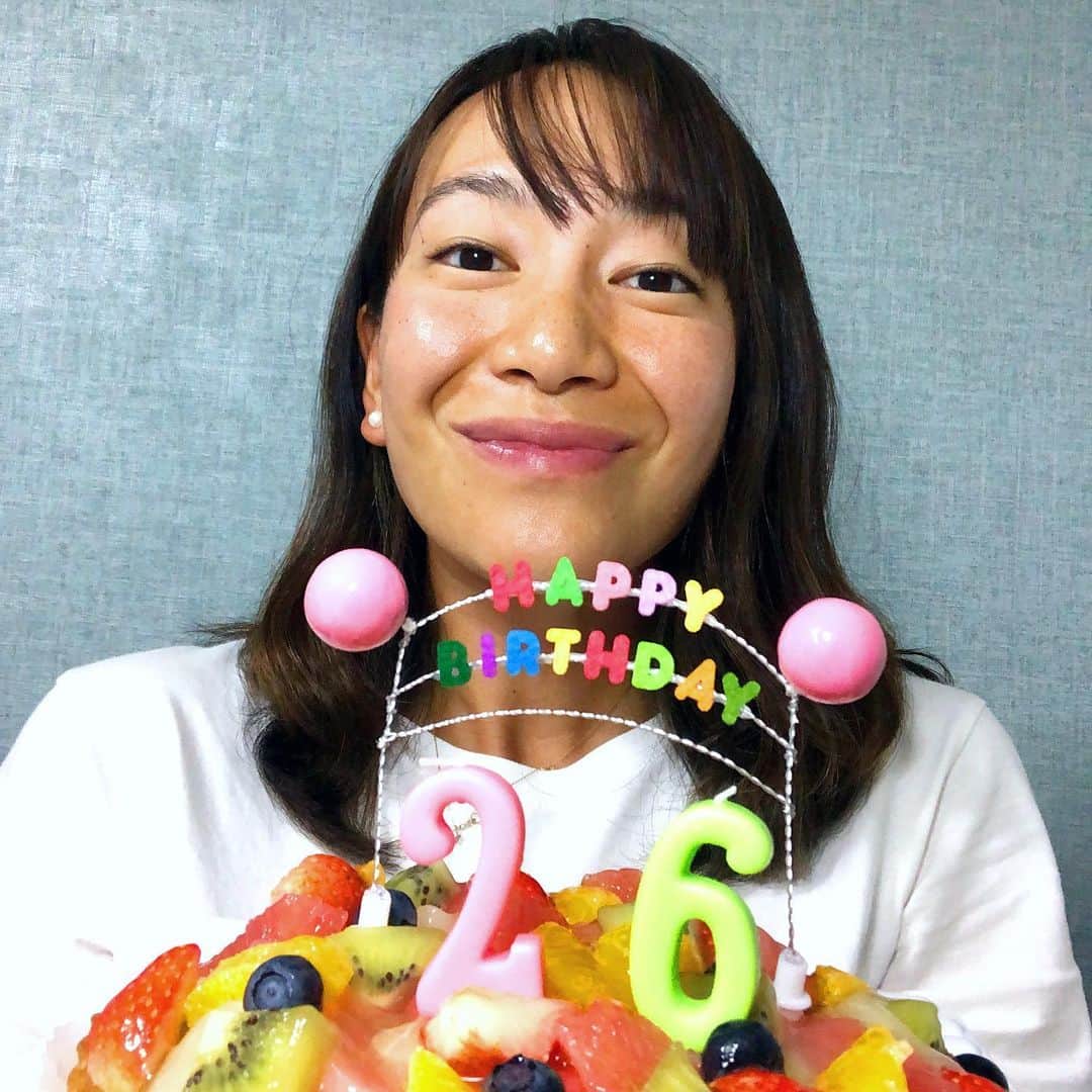 坂口由里香さんのインスタグラム写真 - (坂口由里香Instagram)「本日26歳になりました🥰 たくさんのお祝いメッセージありがとうございました♬ 今年も思い出に残る誕生日となりました！！ 誕生日ってやっぱり特別🥳 #0720 #mybirthday」7月20日 20時55分 - yurika_sakaguchi