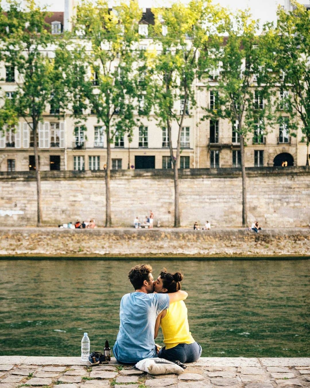 VuTheara Khamのインスタグラム：「Parisian Vibes, Paris, 2020 💙💛💚 It's a series of pictures taken yesterday along the Seine river.」