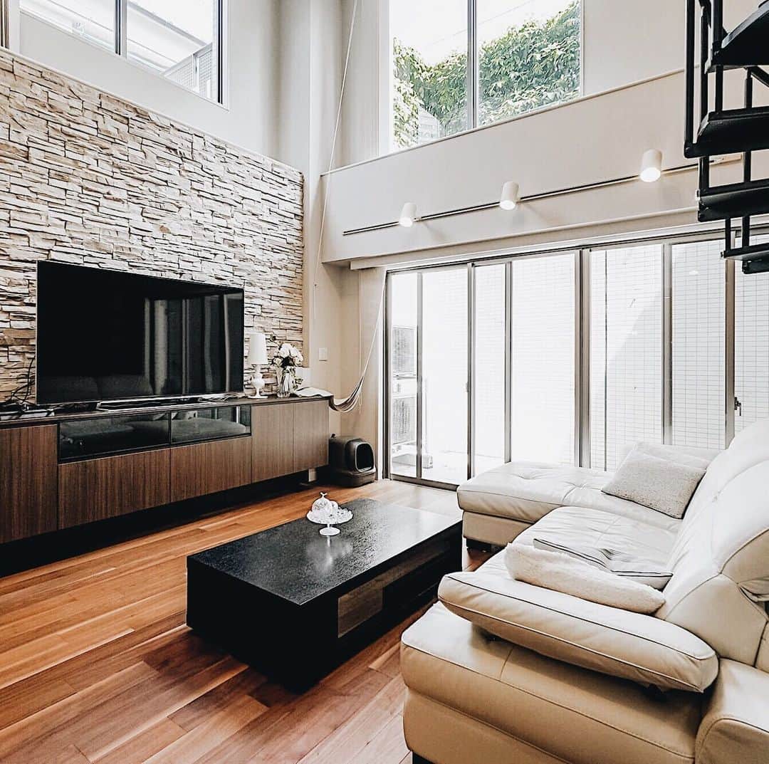 カウカモ ｜『一点もの』の住まいに出会おうのグルメインスタ