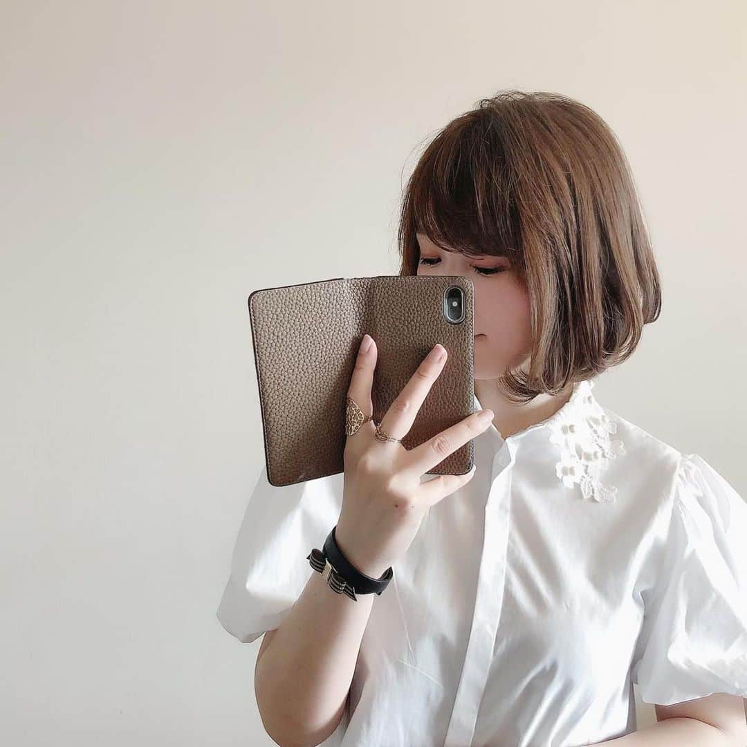 のインスタグラム：「* * 今日はlien.の相楽さんのところへ @kensagara_tierraj 💈 * 前回よりも更に短く&前髪も厚めにカットしていただきました💇🏻‍♀️ * 落ち着く長さ☺️ * * * #ヘアカット #ヘアスタイル #ボブ #ゆる巻き #大人ボブ #ボブヘア#髪型 #hairstyle #美容院 #自由が丘 #zara #ザラ」