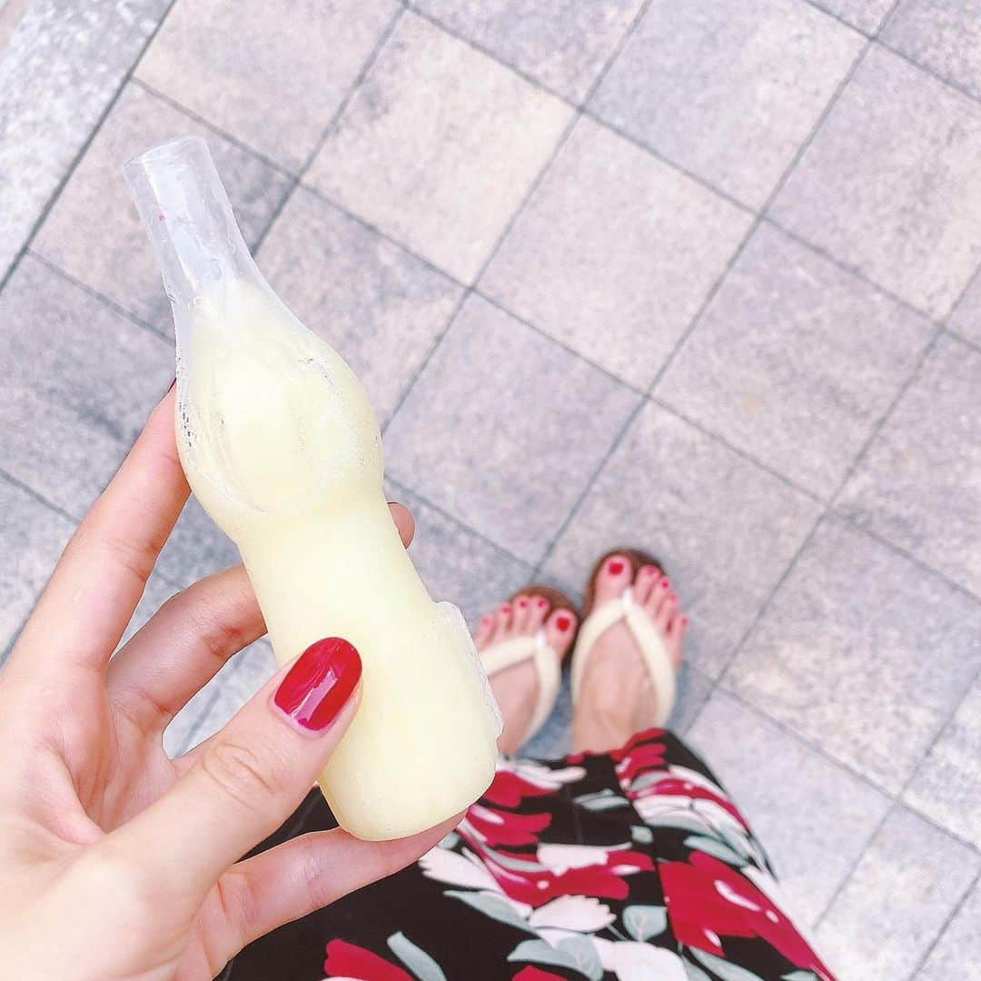 のインスタグラム：「🍋﻿ ﻿ ﻿ わたしはパピコを食べるためだけに浴衣を着る女﻿ ﻿ ﻿ ちなパピコは地中海レモン味です🍋﻿ さっぱりしてて美味しかった〜﻿ パピコはフルーツ系推し 桃とかキウイも好き」