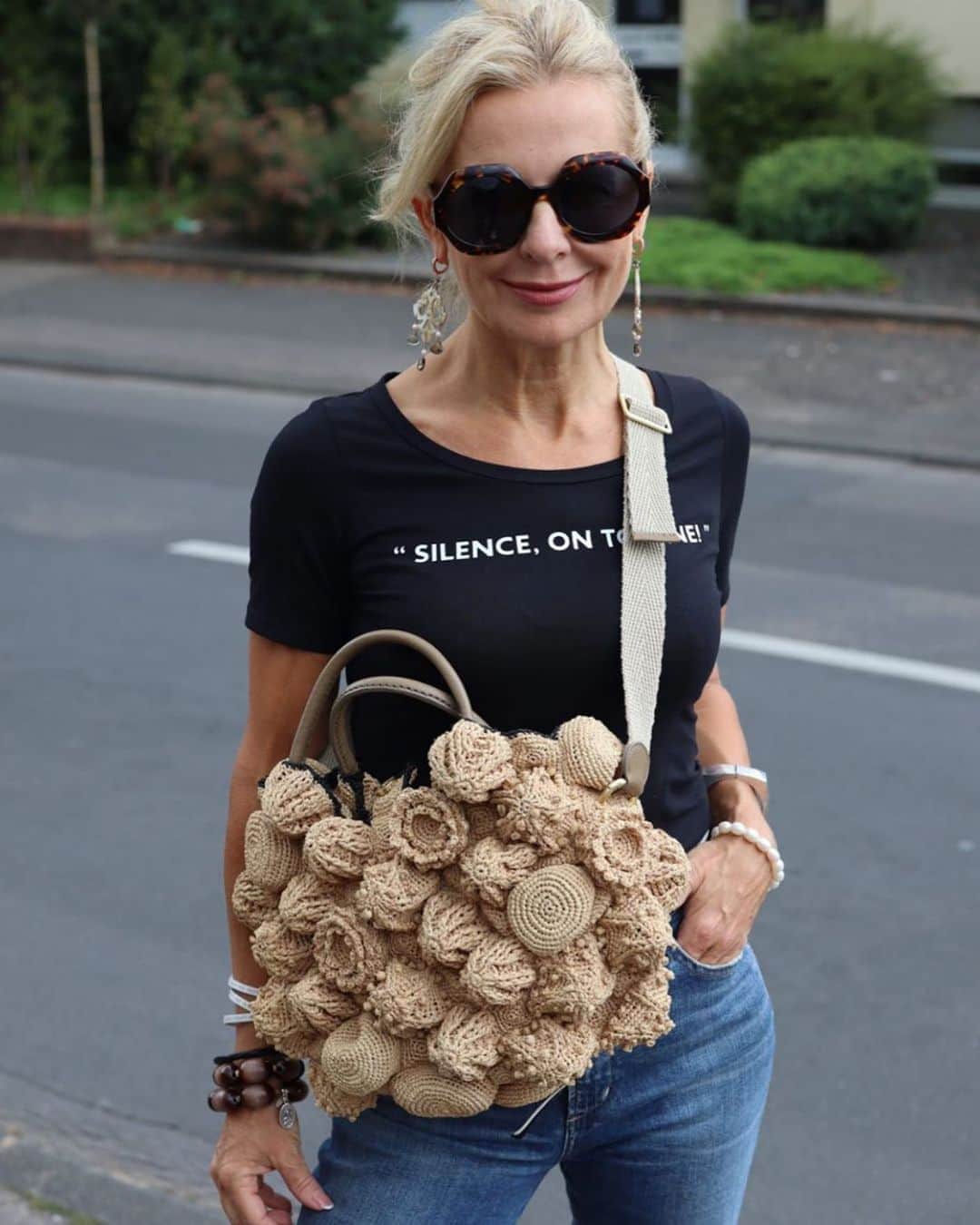 ジャマンピュエッシュのインスタグラム：「Best summer styles with Jamin Puech bags - @schokoladenjahre」