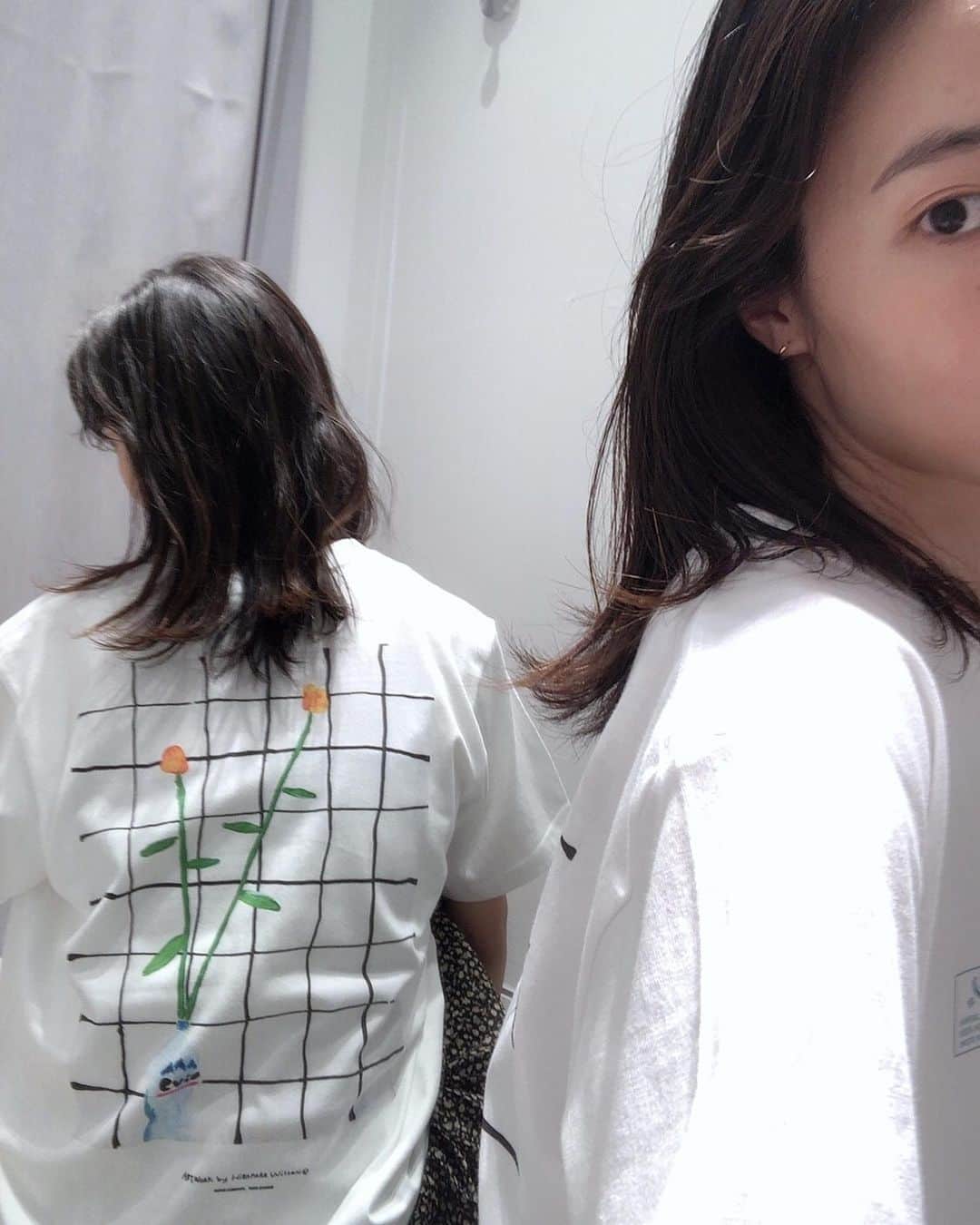 半田麗さんのインスタグラム写真 - (半田麗Instagram)「渋谷店立ち寄りついでに 欲しかったTシャツ買ってきた🌼  メンズのアーティストコラボTシリーズがどれも可愛くて、色々と悩んだけどとりあえずのこちら。  背中にお花咲かせる🌼🌼  #hiraparrwilson #アーティストコラボ # Tシャツ #プリントtシャツ #SHIPS #SHIPSany #tシャツコーデ」7月20日 21時50分 - rei__handa