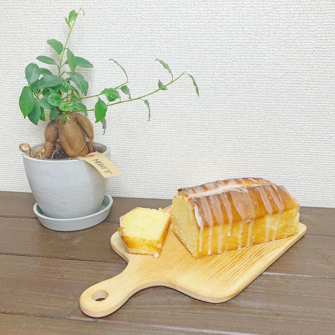 筒井萌子のインスタグラム：「* #もえちゃん家ごはん レモンパウンドケーキ🍋作りました◡̈♥︎ 手作りおやつは罪悪感がなくていい𓂃٭ ・ #筒井萌子 #女優 #actress #モデル #model #岡山  #shooting #instagood #instalike #converse #撮影 #followme #instalike #ゴルフ #ゴルフ女子 #ゴルフコーデ #골프 #좋아요반사 #좋아요그램 #좋아요환영 #데일리그램 #패션 #오오티디 #카페」