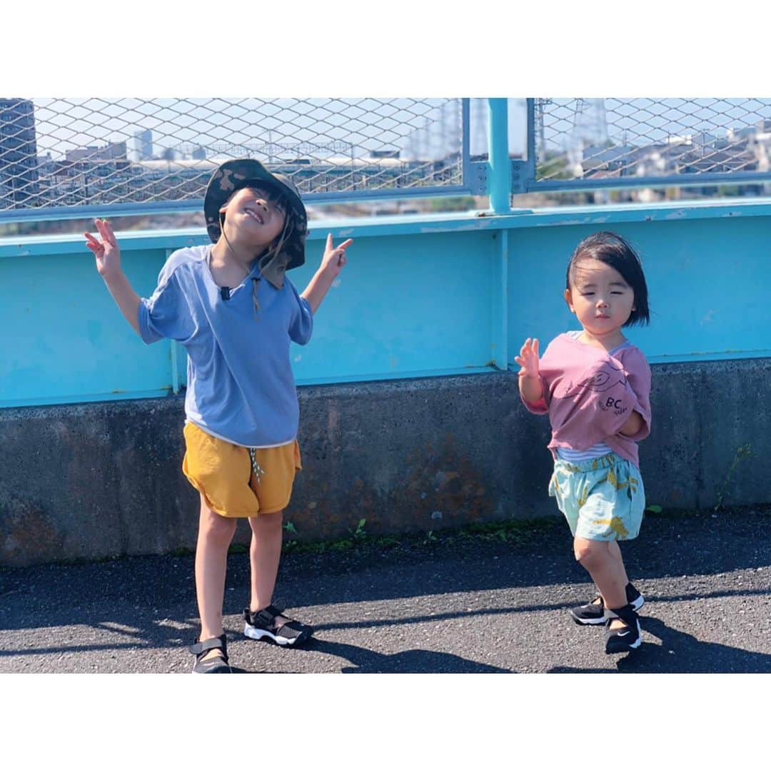 鈴川絢子さんのインスタグラム写真 - (鈴川絢子Instagram)「先日は県内で軽めの鉄分補給🚃﻿ ﻿ といっても車で幕張本郷駅前まで行き、線路沿いと陸橋を歩いただけなので電車には乗れていませんが…😅﻿ ﻿ つい最近幕張車両センターにやってきた、お目当ての新車を無事見られたので大満足でした💙﻿ ﻿ ﻿ (屋外の人が密集していない場所では熱中症予防のため子供たちはマスクを外しています😷)﻿ ﻿ #e235 #横須賀線 #総武快速線 #JR #鉄分多め」7月20日 22時06分 - suzukawaayako