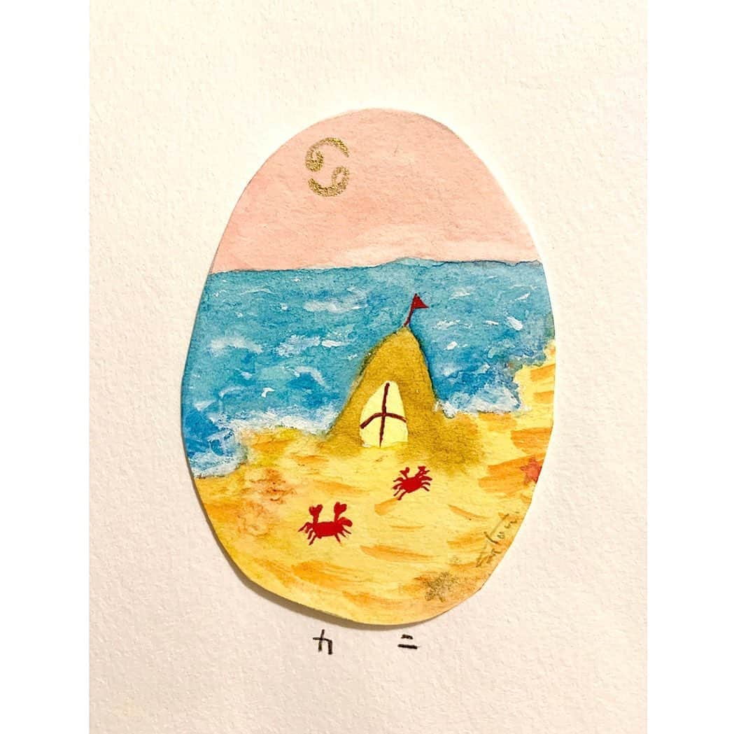 高杉さと美のインスタグラム：「もうすぐ新月、空が暗い🌌♋︎ おやすみなさい。  #illustration #♋️ #watercolor  #イラスト #イラストレーション #おうち #海 #蟹」