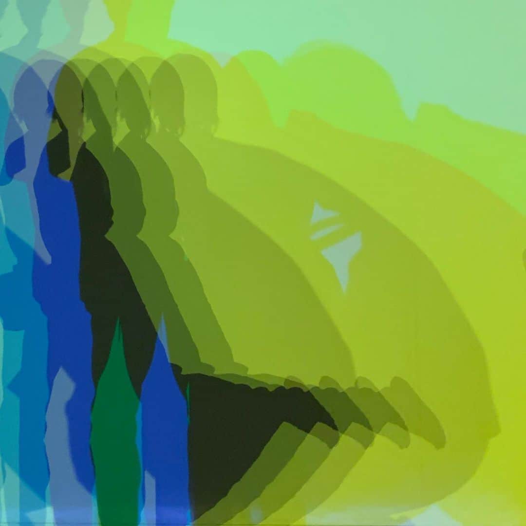 山本真由美さんのインスタグラム写真 - (山本真由美Instagram)「. .  Olafur Eliasson . . ➰➰➰ 🩰 ♡ 🏃‍♀️ . . #olafureliasson  #オラファーエリアソン #ときに川は橋となる #あなたに今起きていること起きたことこれから起きること #東京都現代美術館 #museumofcontemporaryart #tokyo  #MOT #japan #清澄白河 #color #play #dance #move #art」7月20日 22時14分 - mayumi_yamamoto.official