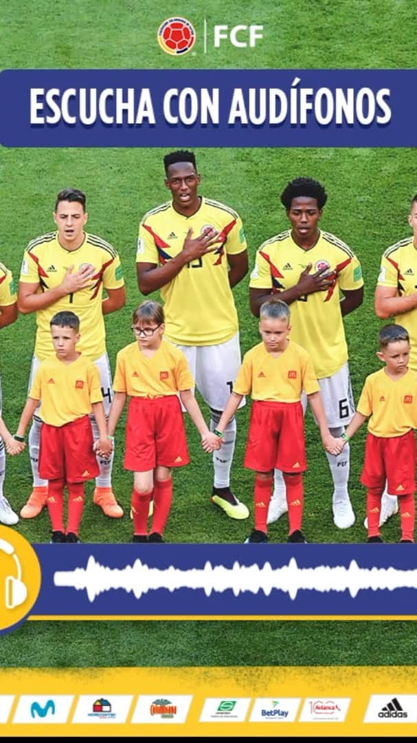 サッカー コロンビア代表チームのインスタグラム：「Nuestro país celebra un aniversario más de su grito de independencia y nosotros cantamos nuestro himno con orgullo 🎙️  Ponte audífonos 🎧, cierra tus ojos y escucha el himno más lindo del mundo 🇨🇴」