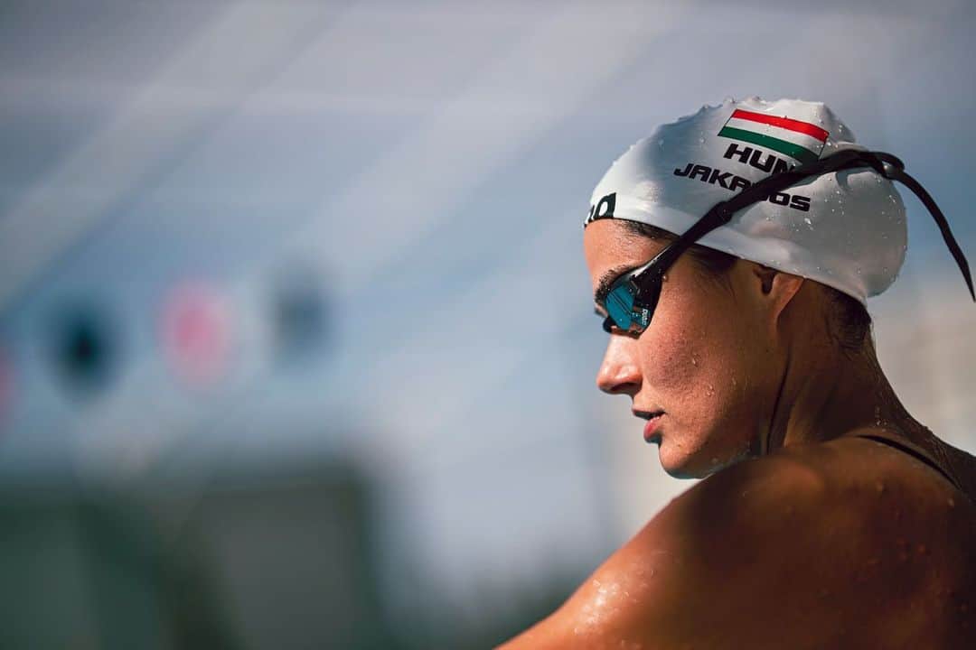 ズザンナ・ヤカボスのインスタグラム：「szeretem a hétfőket, még ha néha nehezen is indul . . . . . #swim #swimming #swimmer #sport #fit #training #practice #swimmingpool #water #swimmerslife #pooldeck #pool #getfit #getfitstayfit #healthylifestyle #bikini #swimwear #swimsuit #workout #workoutmotivation #workoutroutine #getitdone」