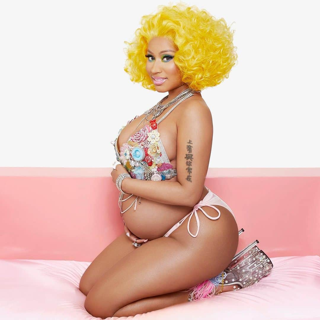 ニッキー・ミナージュさんのインスタグラム写真 - (ニッキー・ミナージュInstagram)「#Preggers 💛」7月20日 23時21分 - nickiminaj