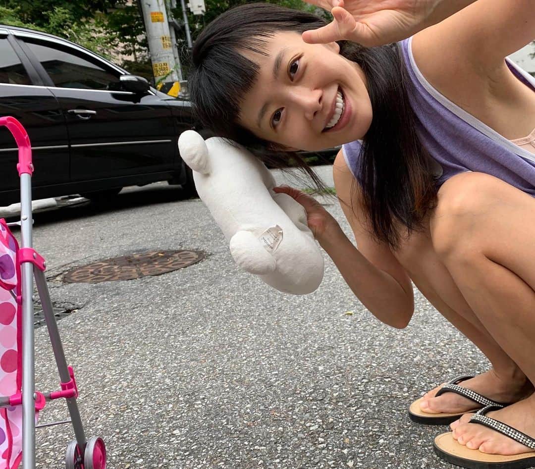 シン・ジスさんのインスタグラム写真 - (シン・ジスInstagram)「봄이 찍어준 내 사진 ,  내 차림새는 안습이지만 감동이구나 !!!」7月20日 23時32分 - shinzzang___