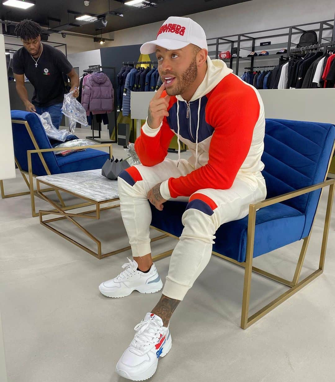 アシュリー・ケインさんのインスタグラム写真 - (アシュリー・ケインInstagram)「Workin' on the weekend like usual... Way off in the deep end like usual 😎☝🏾 #LifeIsGood . Tracksuit 👉🏾 @itsplain_ 🔥 . #tracksuit #tracksuits #menstracksuit #menstracksuits #streetwear #mensfashion #highstreetfashion #tracksuitking #itsplain #beast #mensfashion #mensstyle #mensclothing #mensoutfit #outfitinspiration #outfitoftheday #outfitinspo」7月20日 23時35分 - mrashleycain