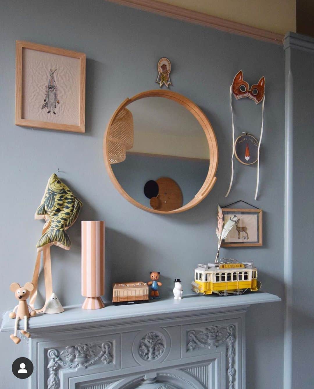 のインスタグラム：「A photo from @design_soda_ruthie that is full of little treasures! We love how Ruthie decorated with our bear badge and Fox mask. Accessories as art! #regram #coralandtusk」