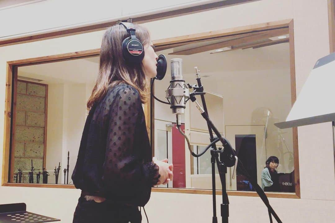 松本英子のインスタグラム：「レコーディングがスタートしました🎹🎤  活動報告はこちらから〜  https://www.juno-office.site/eikomatsumoto-crowdfunding-200614」