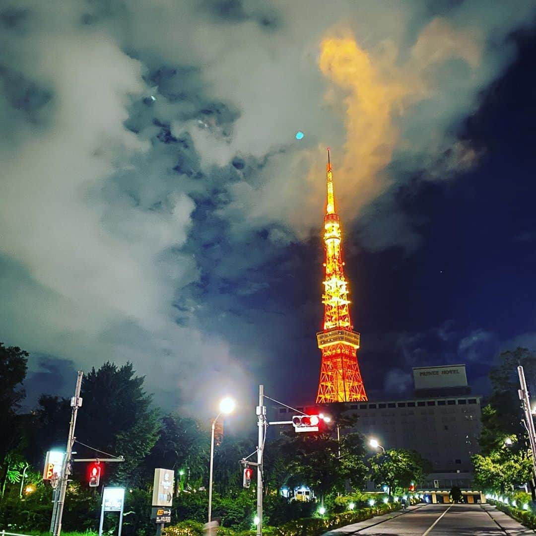 古市憲寿さんのインスタグラム写真 - (古市憲寿Instagram)「明るい夜。　#tokyotower」7月21日 0時17分 - poe1985