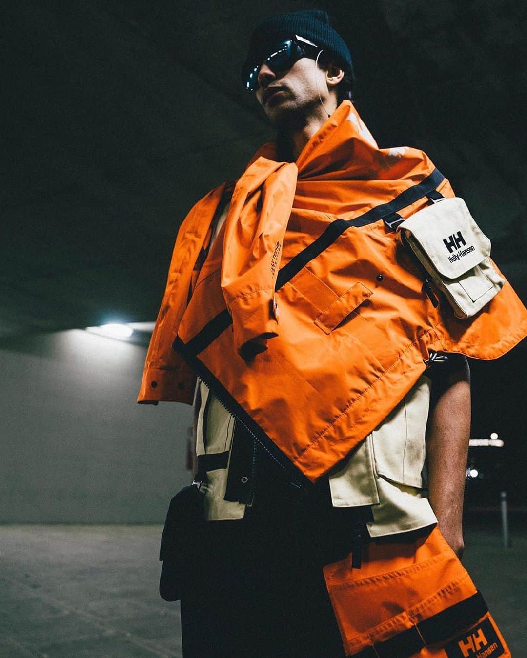 HYPEBEASTさんのインスタグラム写真 - (HYPEBEASTInstagram)「@hypebeaststyle: @hellyhansen has launched a workwear-inspired Spring/Summer 2020 capsule collection consisting of heavy-duty garments and functional accessories. Get a closer look at the HH-118389225-201 “ARCHIVE” SS20 collection via the link in bio and shop the pieces on @storm_copenhagen.⁠⠀ Photo: Helly Hansen」7月21日 0時12分 - hypebeast