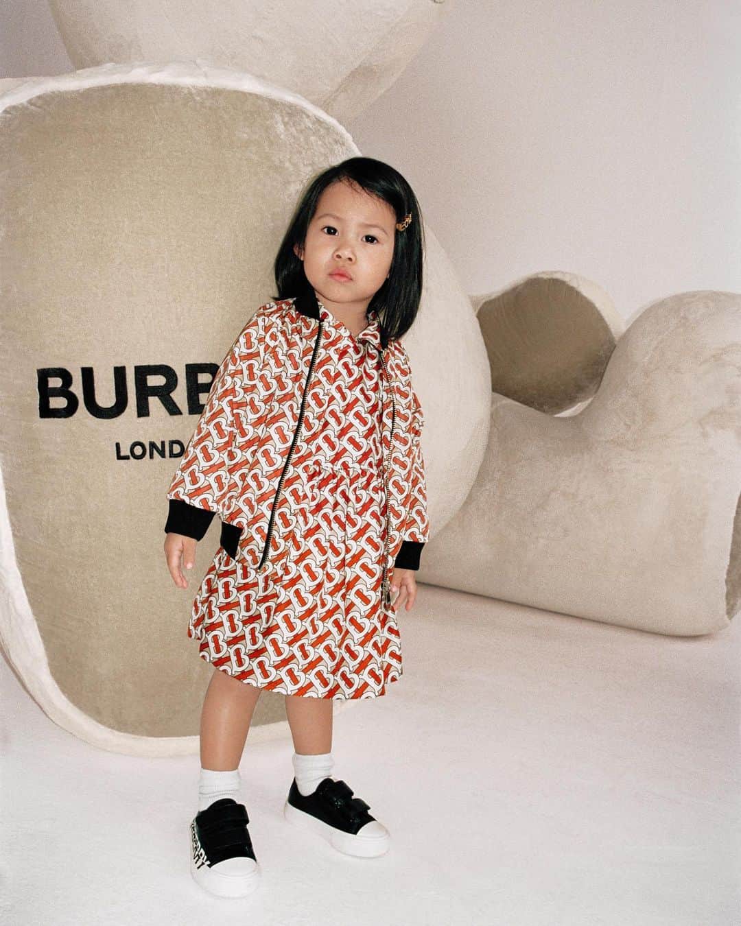 Saks Fifth Avenueさんのインスタグラム写真 - (Saks Fifth AvenueInstagram)「A little @burberry to start your week.」7月21日 0時14分 - saks