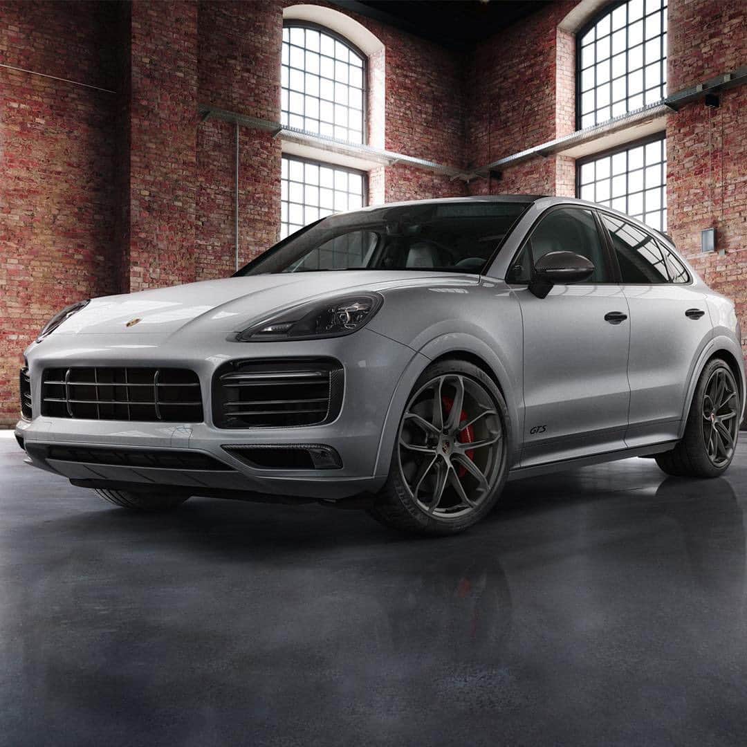 Porscheさんのインスタグラム写真 - (PorscheInstagram)「Pick and choose to suit your personal specifications from unlimited refinements. Behold the Cayenne GTS Coupé refined with lightweight sport package carbon and roof spoiler painted in Black (high-gloss). #PorscheExclusiveManufaktur __ Cayenne GTS Coupé: Fuel consumption combined: 11,4 - 11,2 l/100 km; CO2 emissions: 260 - 256 g/km」7月21日 0時26分 - porsche