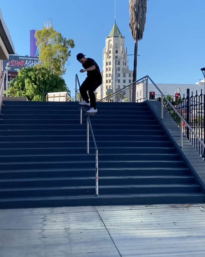 ジェイク・イラーディのインスタグラム：「Quick Hollywood pull up 🎬🎞」