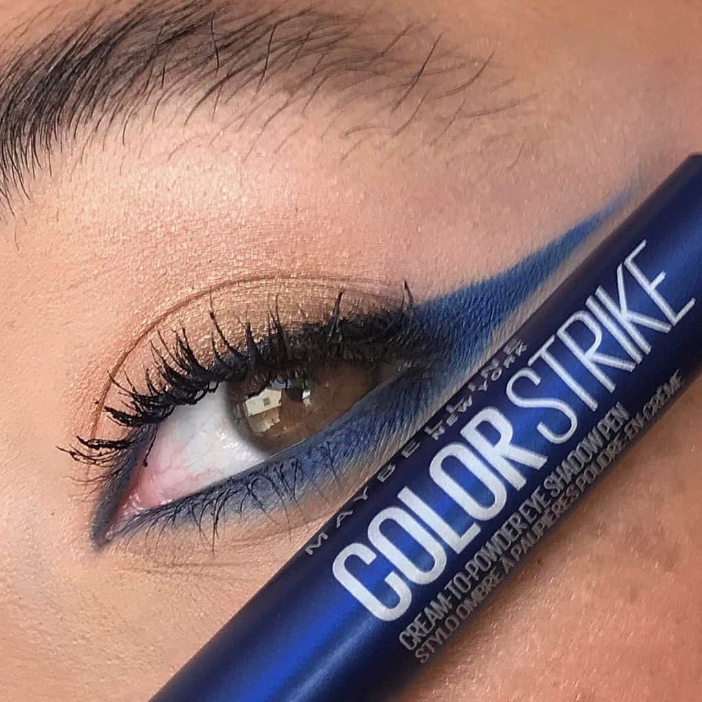 Maybelline New Yorkさんのインスタグラム写真 - (Maybelline New YorkInstagram)「@alissajanay’s eyes are speaking VOLUMES!👏 Bring the attention to your eyes while wearing a mask with a POP of color. Shown here is our #colorstrike eyeshadow pen in ‘Ace’ and ‘Flash’. For best results, dip & twist after every strike! #eyescantalk」7月21日 0時30分 - maybelline
