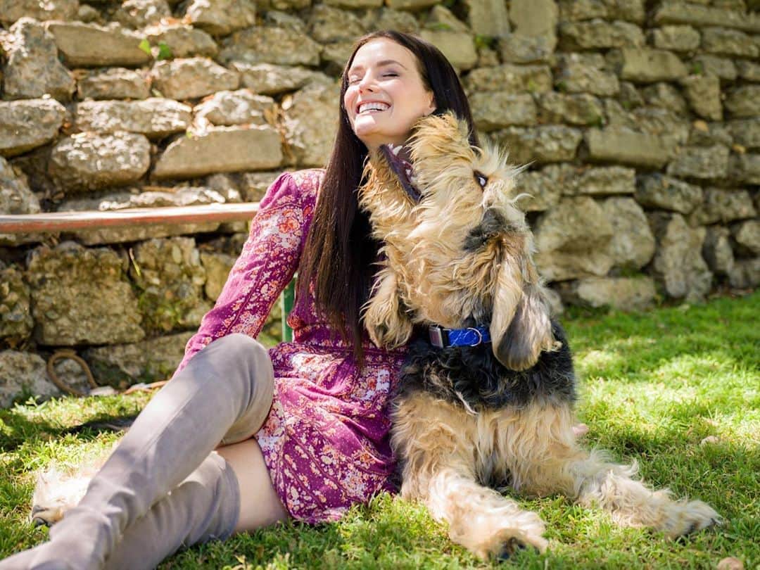 リディア・ハーストのインスタグラム：「I love @zoltarankou SO MUCH ♥️ You keep me company, entertain me, comfort me, protect me, and seem to make life fuller and more complete. Life truly is better with a dog - especially this dog 🐶」