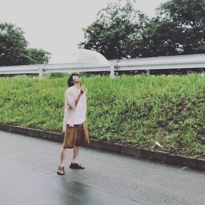 押田岳のインスタグラム：「. 今月もMYOJO発売となりました。 押田はここのところ、巌流島の稽古に励んでおりますゆえ、夏の癒しということで、綺麗なスタジオでリラックスさせてもらいましたよ〜 久々の前髪です」