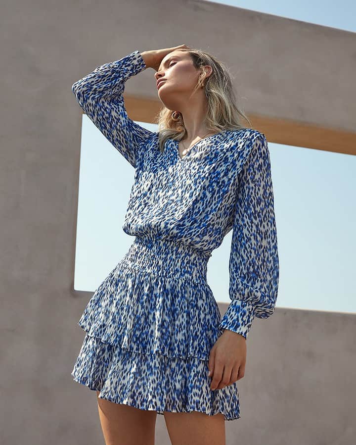 クーカイのインスタグラム：「Blue Vibes 💙 avec la robe imprimé Jade.  #kookai #ss20 #dress」