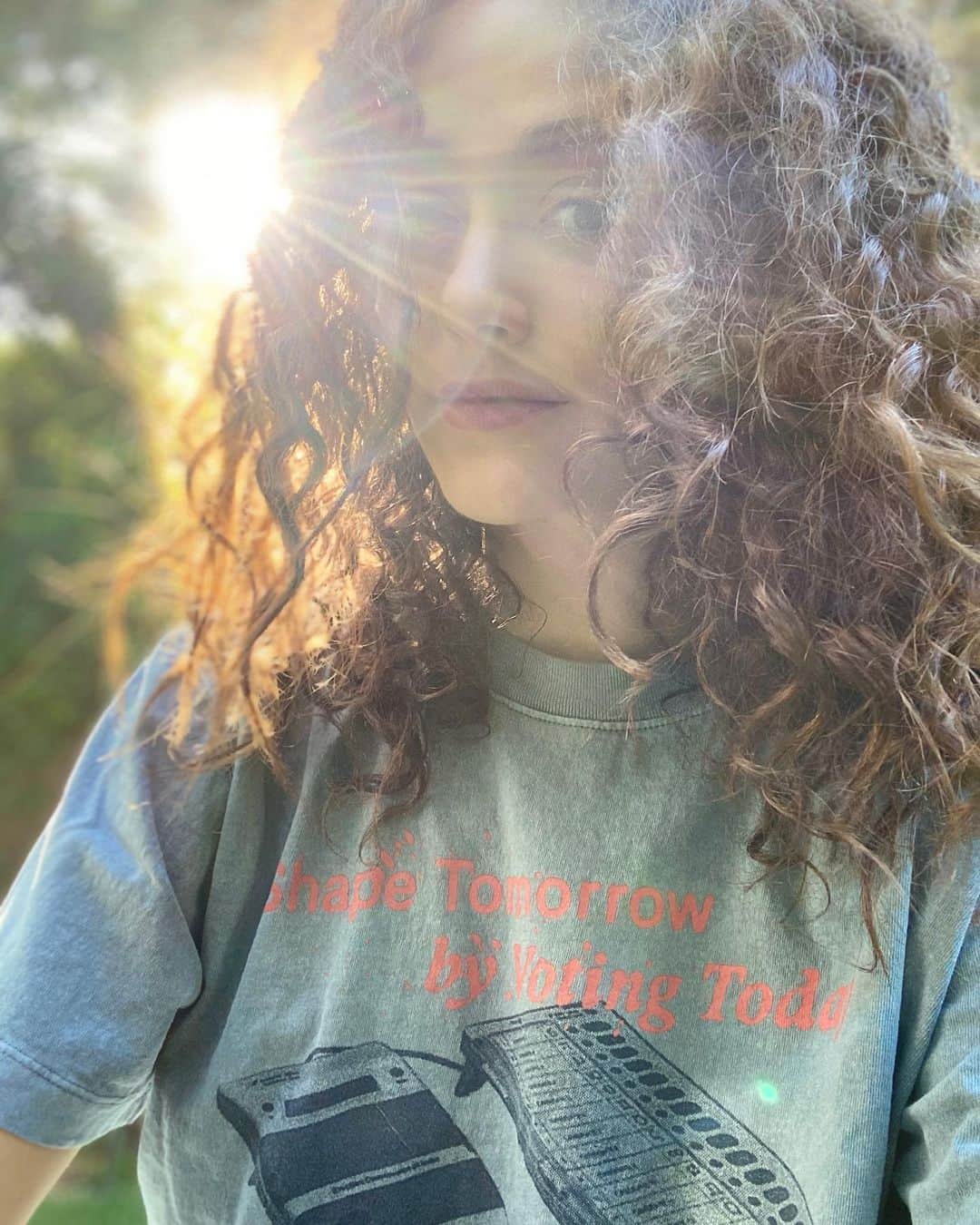 のインスタグラム：「Want a brighter future? Get signed up to vote. Link in bio. @iamavoter」