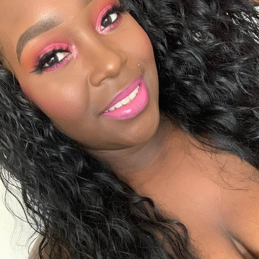 LiveGlamさんのインスタグラム写真 - (LiveGlamInstagram)「Pink perfection 💖 @makeupby_nesha slays our #LiveGlam “Sunday Funday” lippie 💄 get yours on our Shop page! #LiveGlamFam 💋」7月21日 1時59分 - liveglam