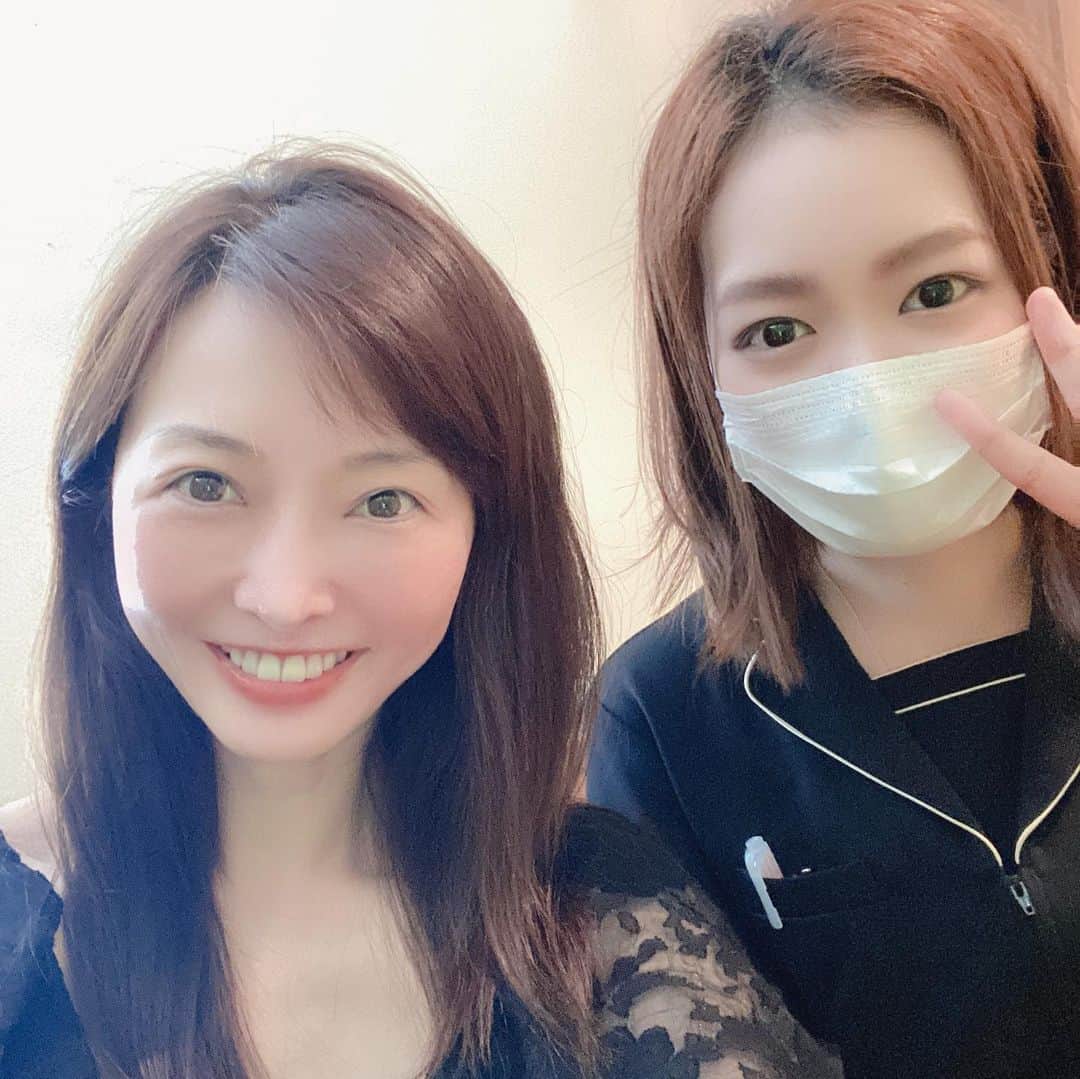 高村凛のインスタグラム：「エンリケさんのフェイシャルサロンに行ってきたよ💕㊗️ すごいフェイシャルマッサージ気持ちよかったです🤗 桐谷美玲ちゃん似てるエステシャンさん💕 可愛い💕 モデルさん募集してるみたいなので、行きたい子はDMください♥️🤗  #エンリケ #エンリケフェイシャルサロン #エステ」