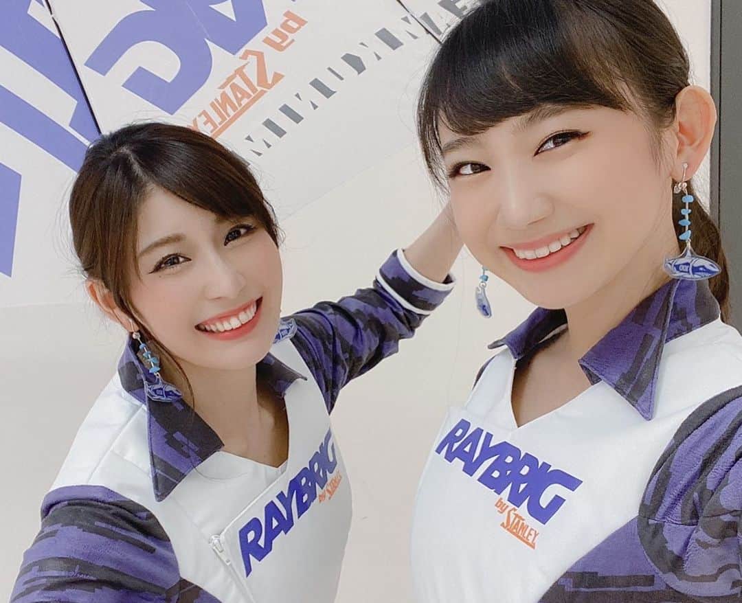相沢菜々子さんのインスタグラム写真 - (相沢菜々子Instagram)「2020RAYBRIGレースクイーン、 冬verのコスチュームが公開になりました！💁‍♀️ HPにはアザーカットもあるのでどうぞご覧ください🦈  #RAYBRIG #STANLEY  #2020RAYBRIGレースクイーン #TEAMKUNIMITSU  raybrig-ms.jp/rq/index.html  2枚目は. @sumiresour 沢ちゃんと！」7月21日 13時14分 - nanako_aizawa