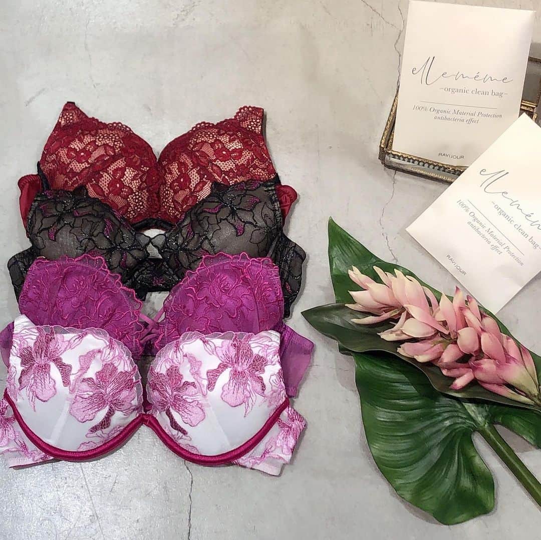 Ravijour札幌4丁目プラザ店のインスタグラム：「7月23日〜26日の4日間限定❤️ 夏の人気ランジェリーがprice down✨✨  対象商品、詳細はBLOGにてチェックできます！ TOPのURLからご覧下さい🌟 @ravi_sapporo  #ravijour #ラヴィジュール #ravijourstaff  #ravijoursapporo  #ravijouroffcial  #セール #ランジェリー  #pivot #ピヴォ」