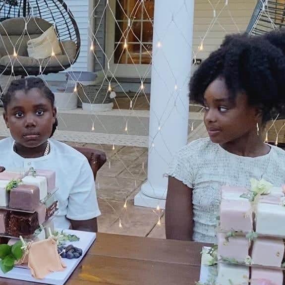 ジェロッド・マヨのインスタグラム：「Same birthday....one year apart. July 20th it always goes down in the Mayo household. Happy birthday❤#quarantinelife #morelife🙏」