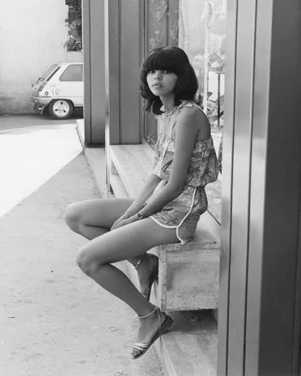 Meganさんのインスタグラム写真 - (MeganInstagram)「Le Lavandou, France, 1980s 〰 photo Shirley Baker  - - - - #shirleybaker #streetstyle」7月21日 11時59分 - zanzan_domus